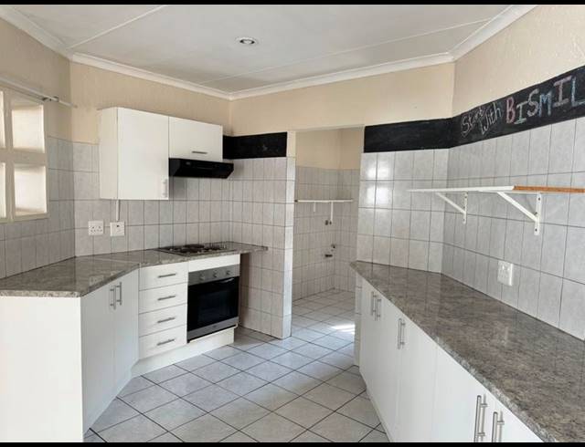 2 BEDROOM TOWNHOUSE FOR SALE IN CELTISDAL